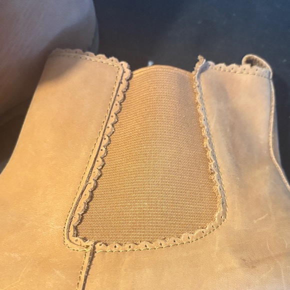 Monkey Feet Tan Ankle Boots - Picture 5 of 7